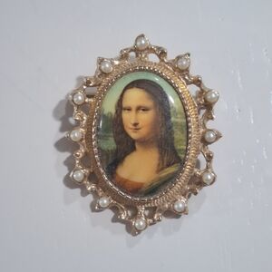Vintage Sarah Coventry Mona Lisa Gold Pearl Brooch / Pendant